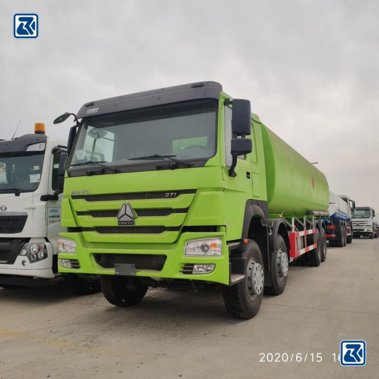 Camion-citerne HOWO 8X4 à vendre