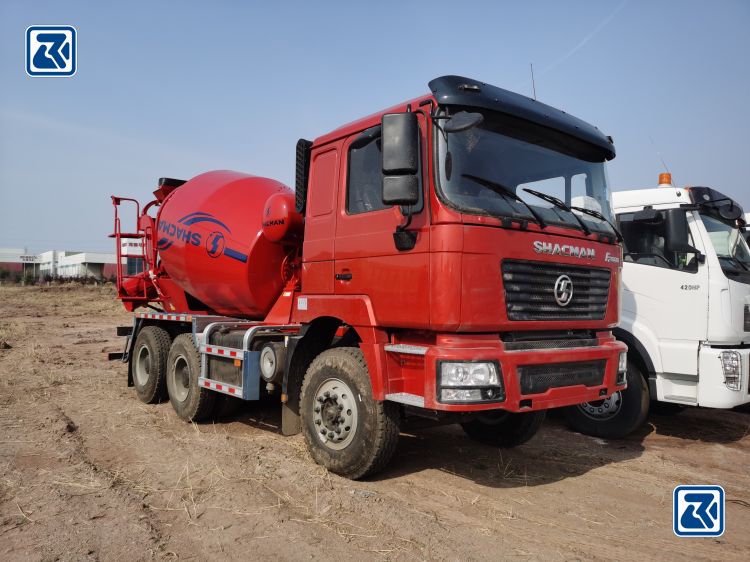 Shacman F2000 6x4 Transit Mixer - Une conception et des capacités puissantes