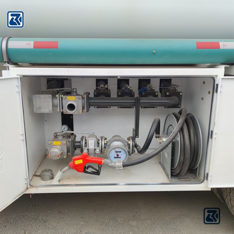 Howo Fuel Tank Truck Valves et tuyaux