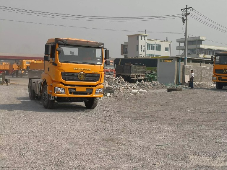 SHACMAN H3000 Tracteur Camion 4X2